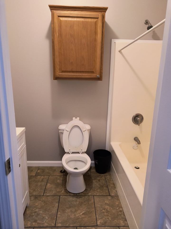 3 bedroom 2 bathroom townhouse in Ocean Springs - Photo 7 of 15