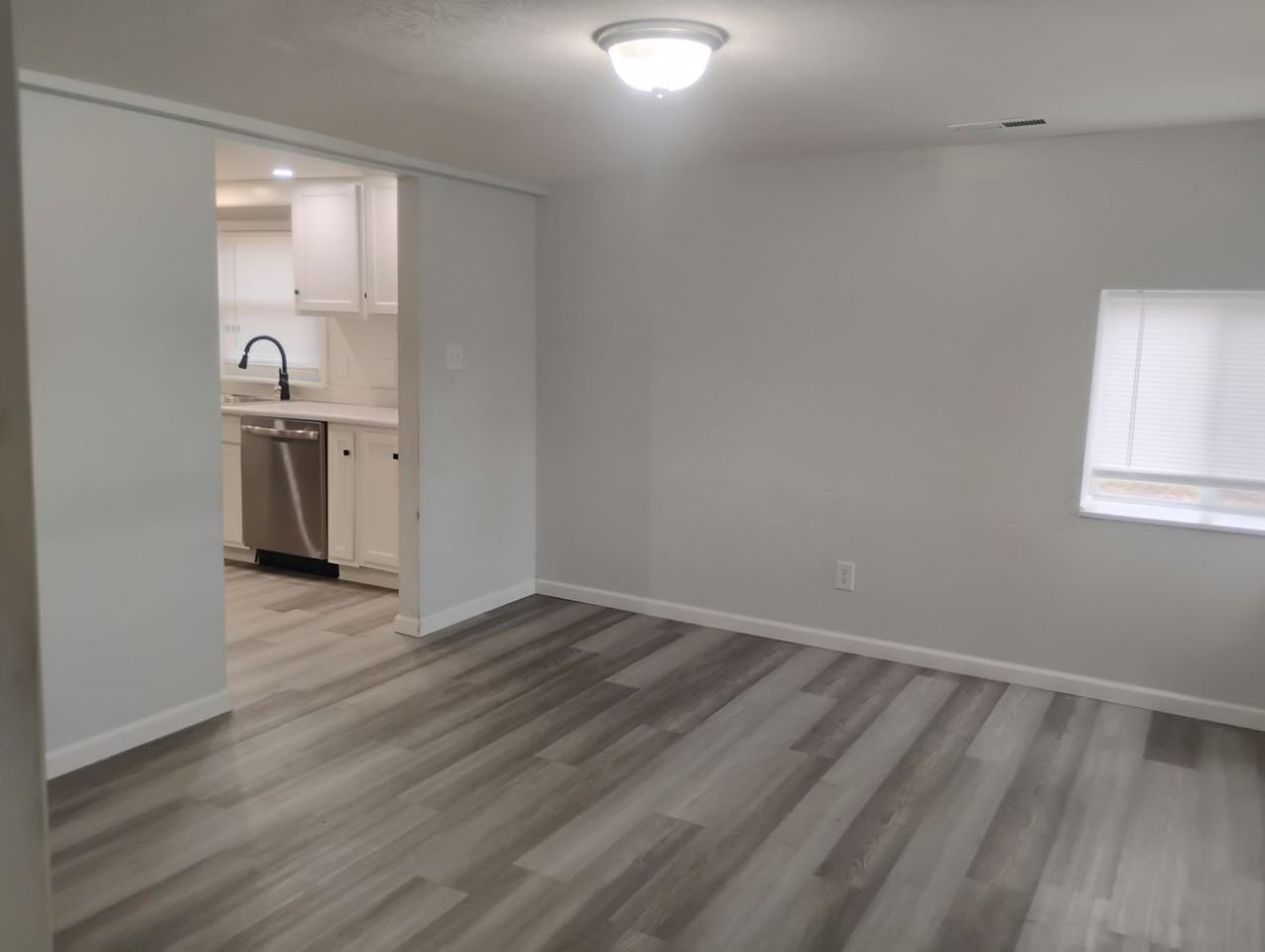 1118 Parker Ave - Photo 3 of 12