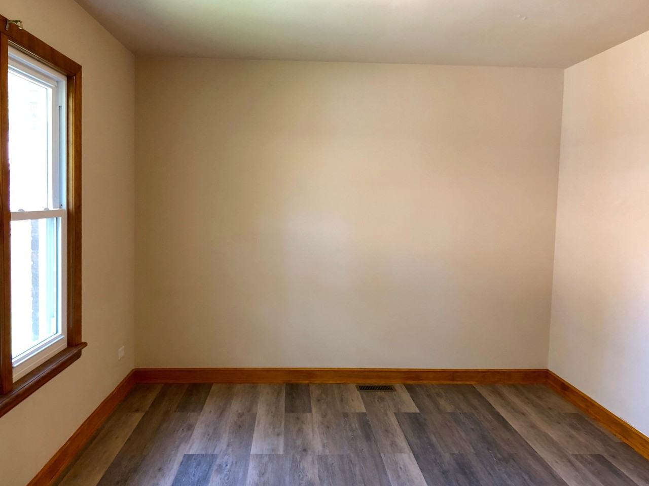 4165 Maple Ave - Photo 2 of 22