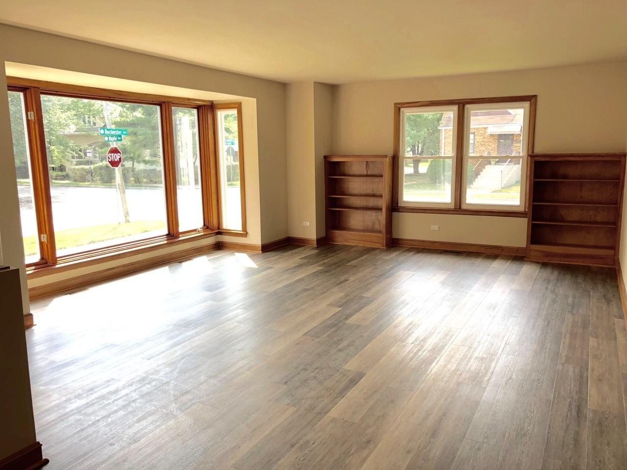 4165 Maple Ave - Photo 6 of 22