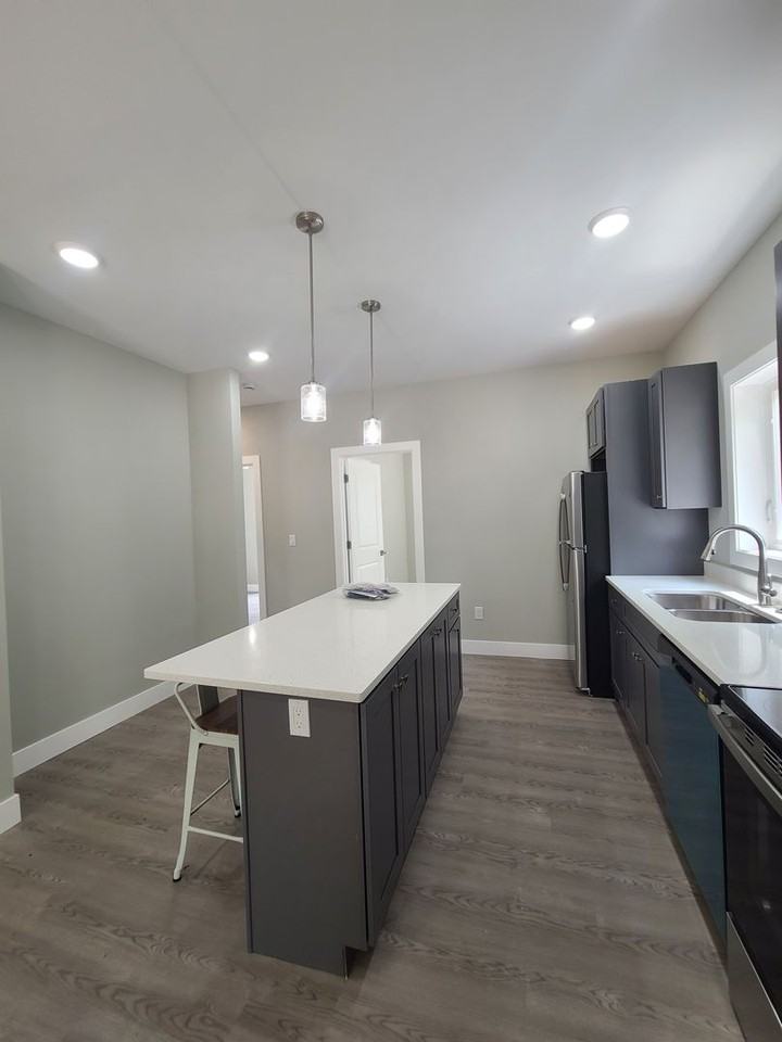 408 W Main St - Photo 4 of 16