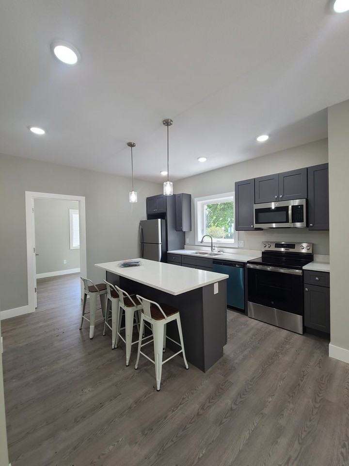 408 W Main St - Photo 5 of 16