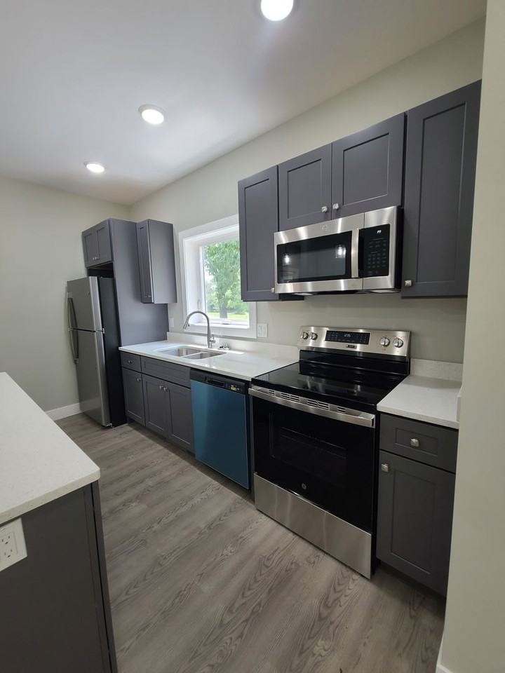 408 W Main St - Photo 6 of 16