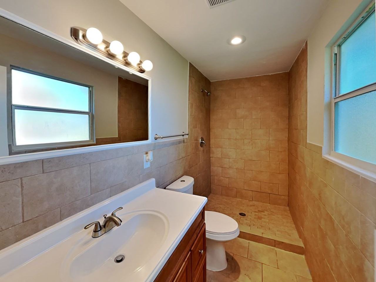 831 Leonie Cir - Photo 7 of 15