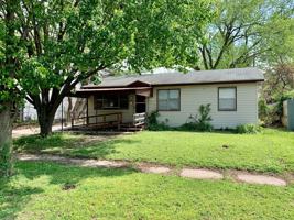 featured image of 3024 S Saint Paul Ave