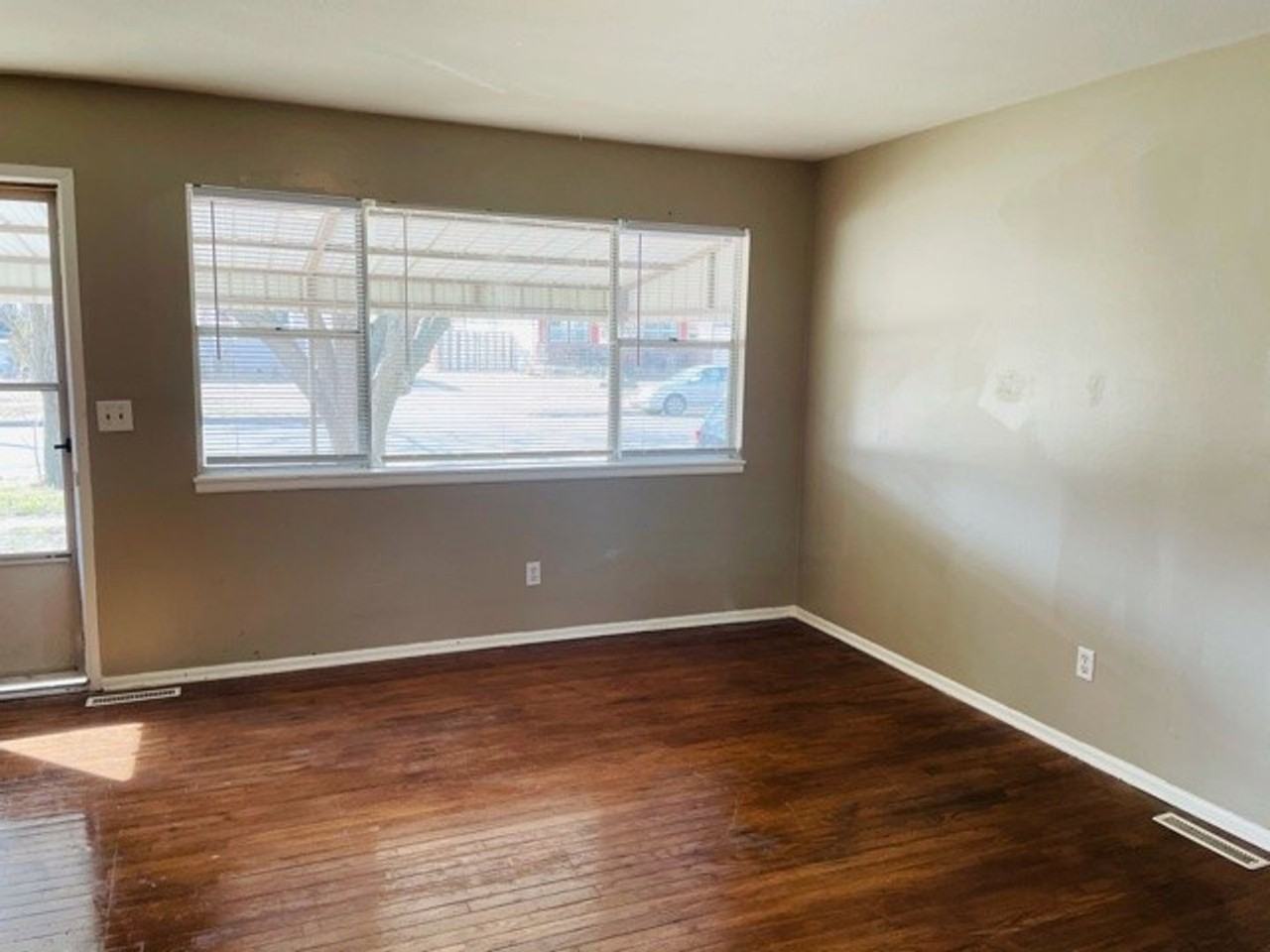 3024 S Saint Paul Ave - Photo 2 of 15