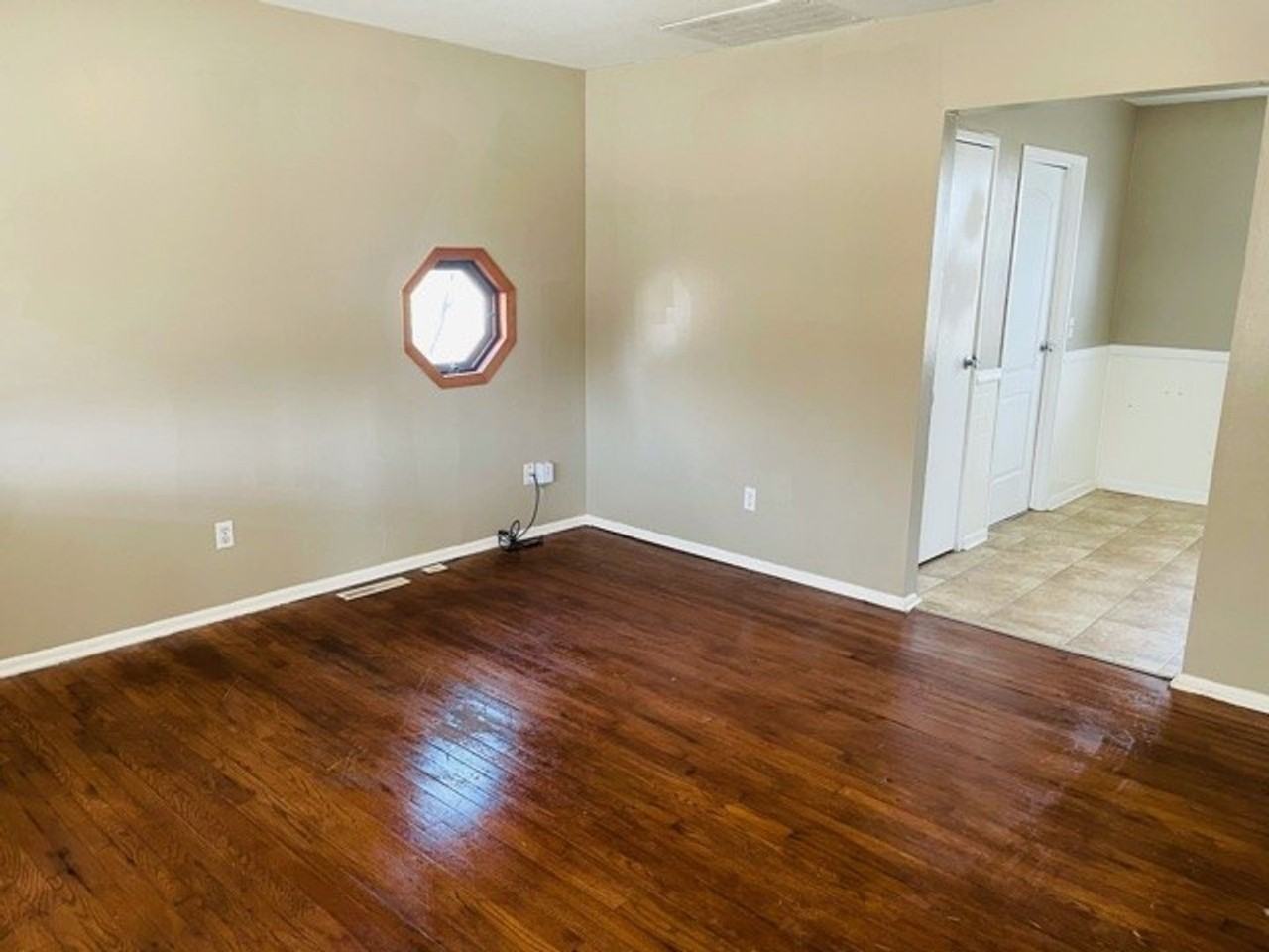 3024 S Saint Paul Ave - Photo 4 of 15