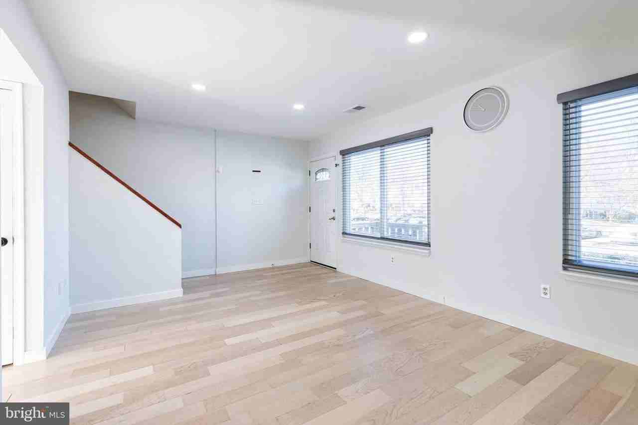 1615 Fendall Ct - Photo 3 of 16