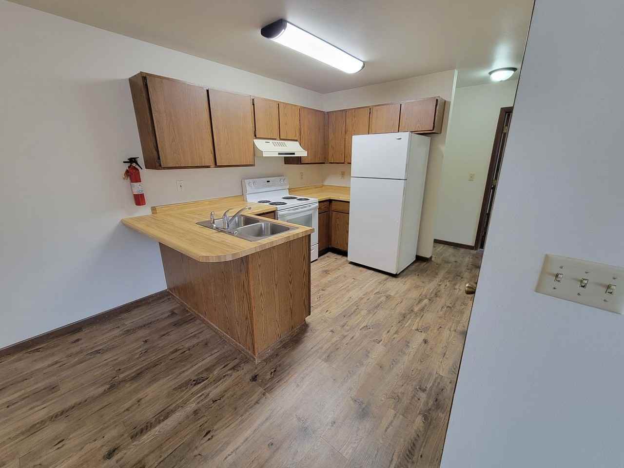 1032 Imperial Circle - Photo 3 of 16