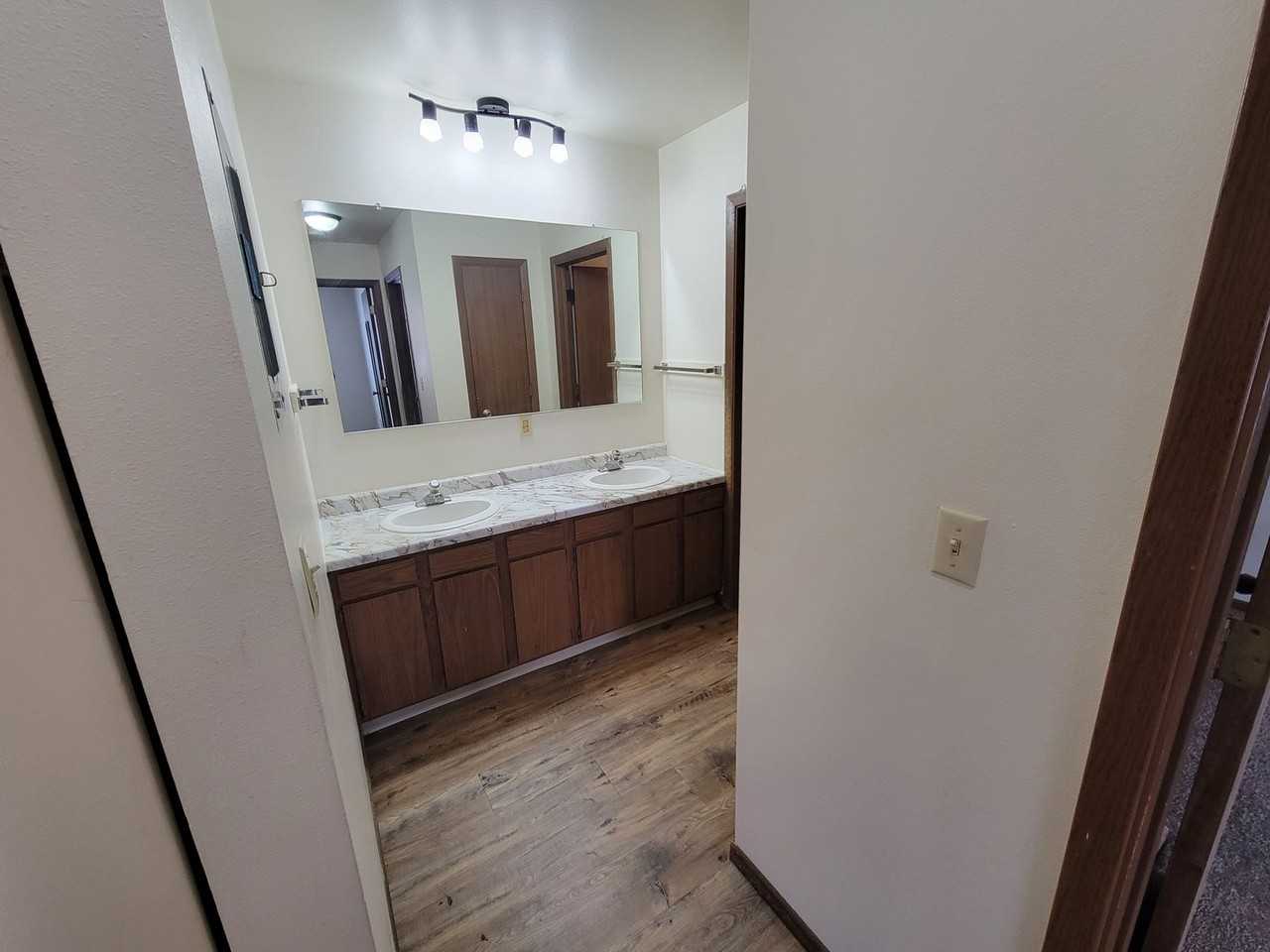 1032 Imperial Circle - Photo 7 of 16