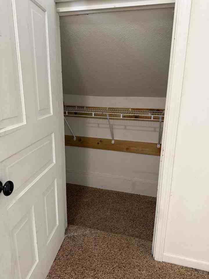 376 Alger St - Photo 6 of 12