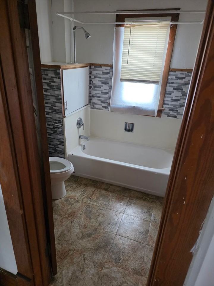 210 S 8th St - Photo 2 of 4