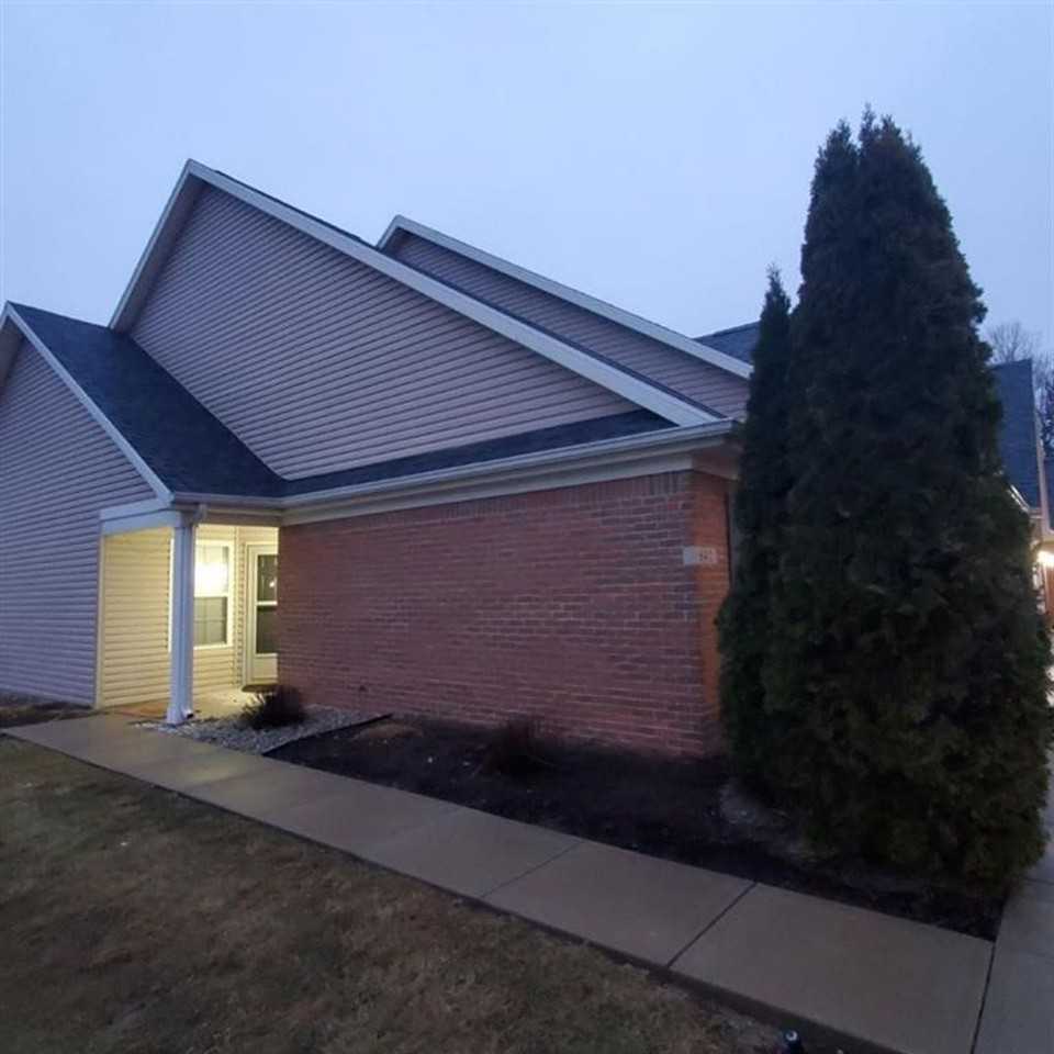 642 S 23rd St - Photo 3 of 24