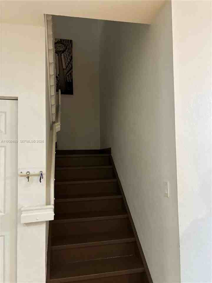 10788 Nw 74th Ln - Photo 4 of 14