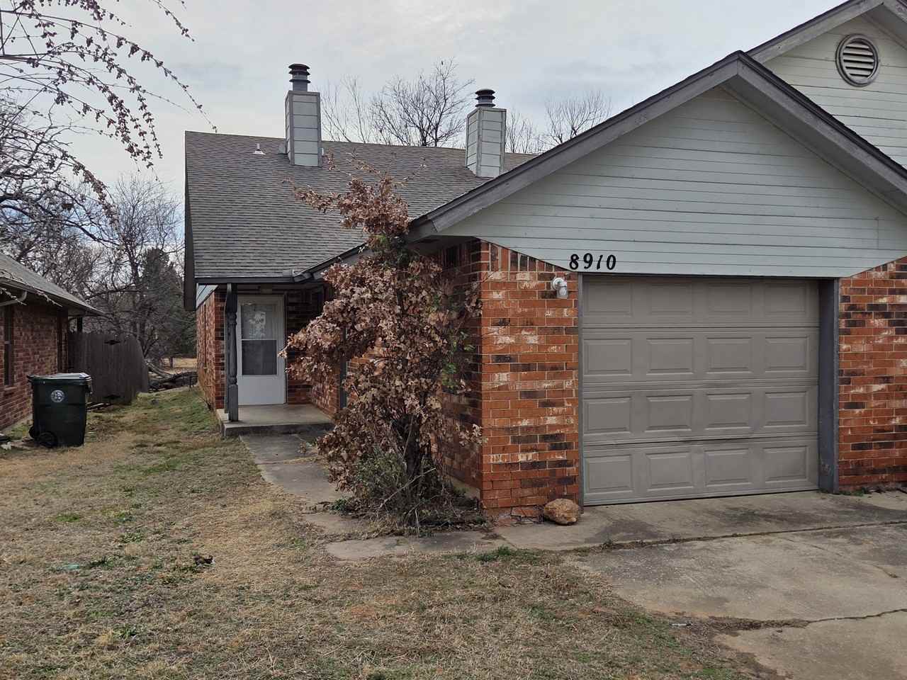 8910 Oak Valley Dr #1