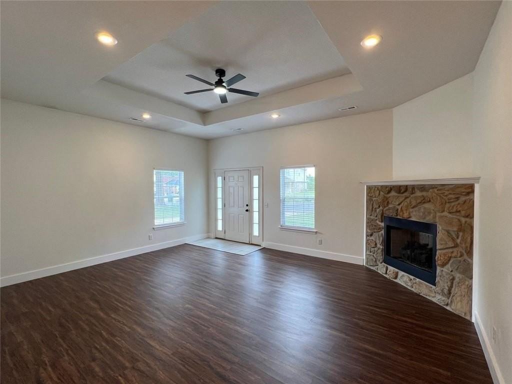 985 N Daisy Ln - Photo 2 of 17