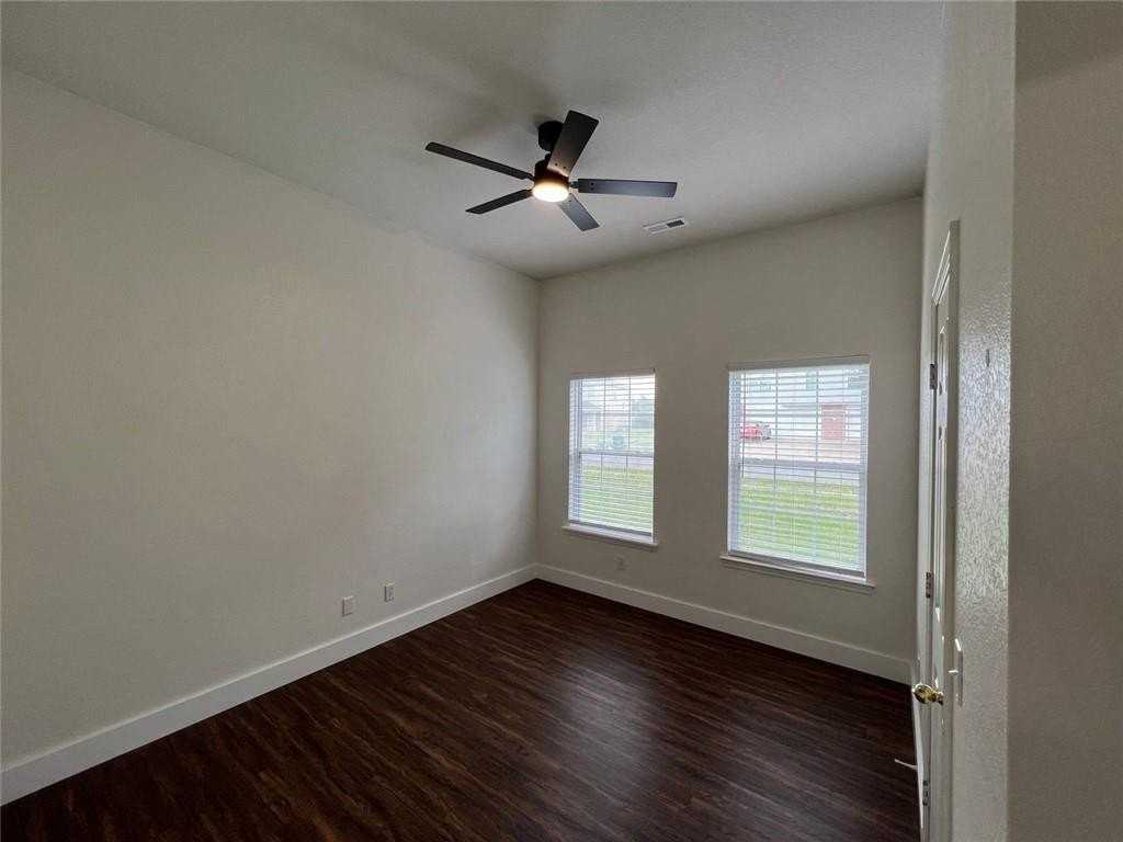 985 N Daisy Ln - Photo 4 of 17