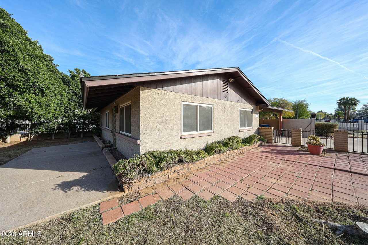 93 S 95th St - Photo 2 of 46