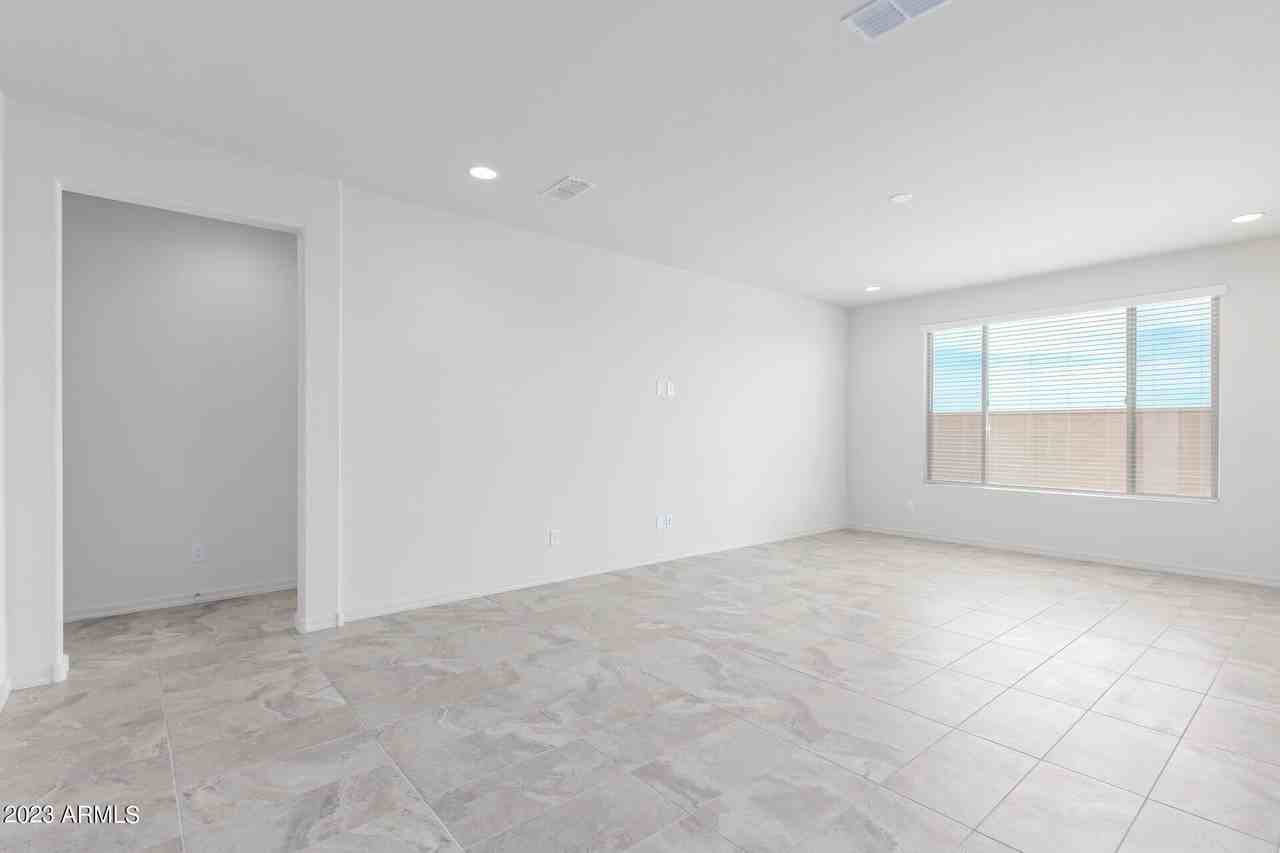 8529 S 67th Dr - Photo 5 of 32