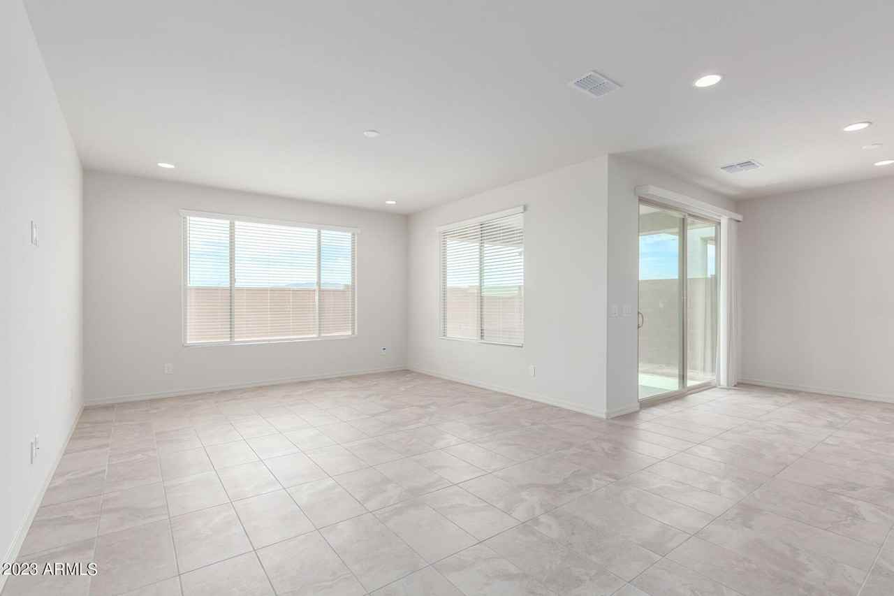 8529 S 67th Dr - Photo 6 of 32