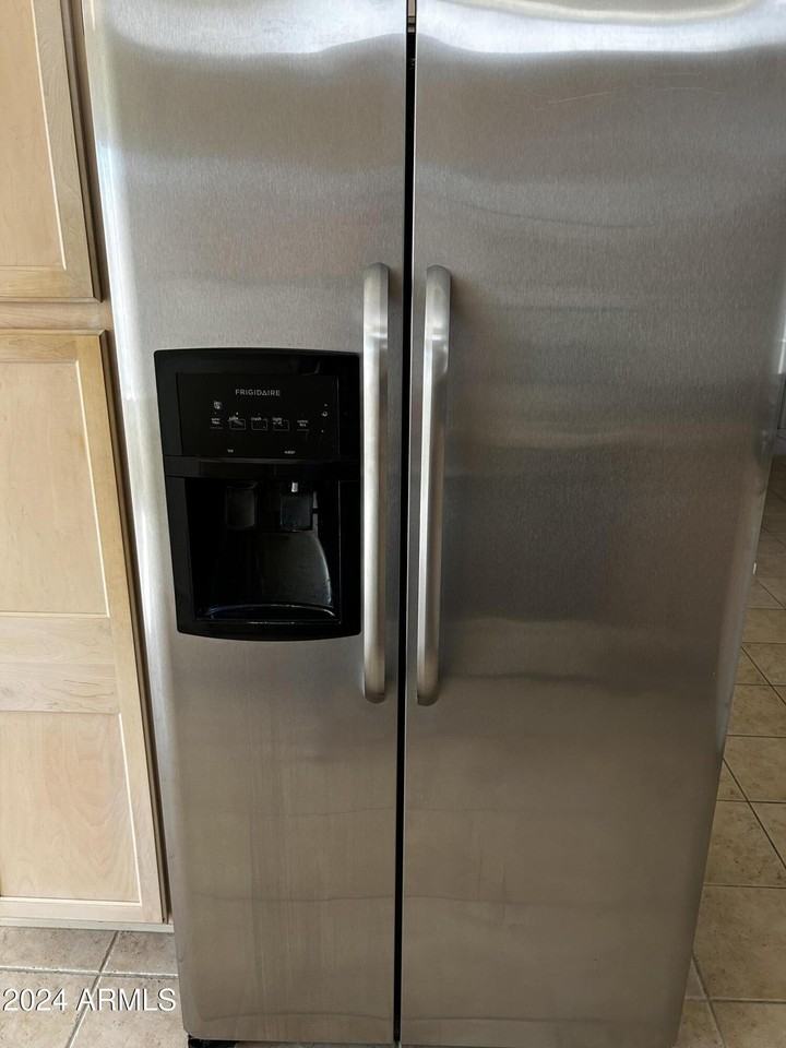 15868 W Arrowhead Dr - Photo 4 of 15