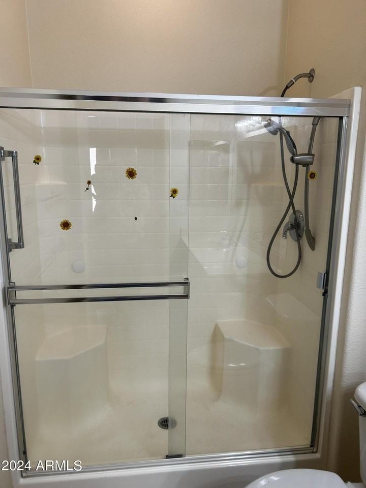 15868 W Arrowhead Dr - Photo 7 of 15