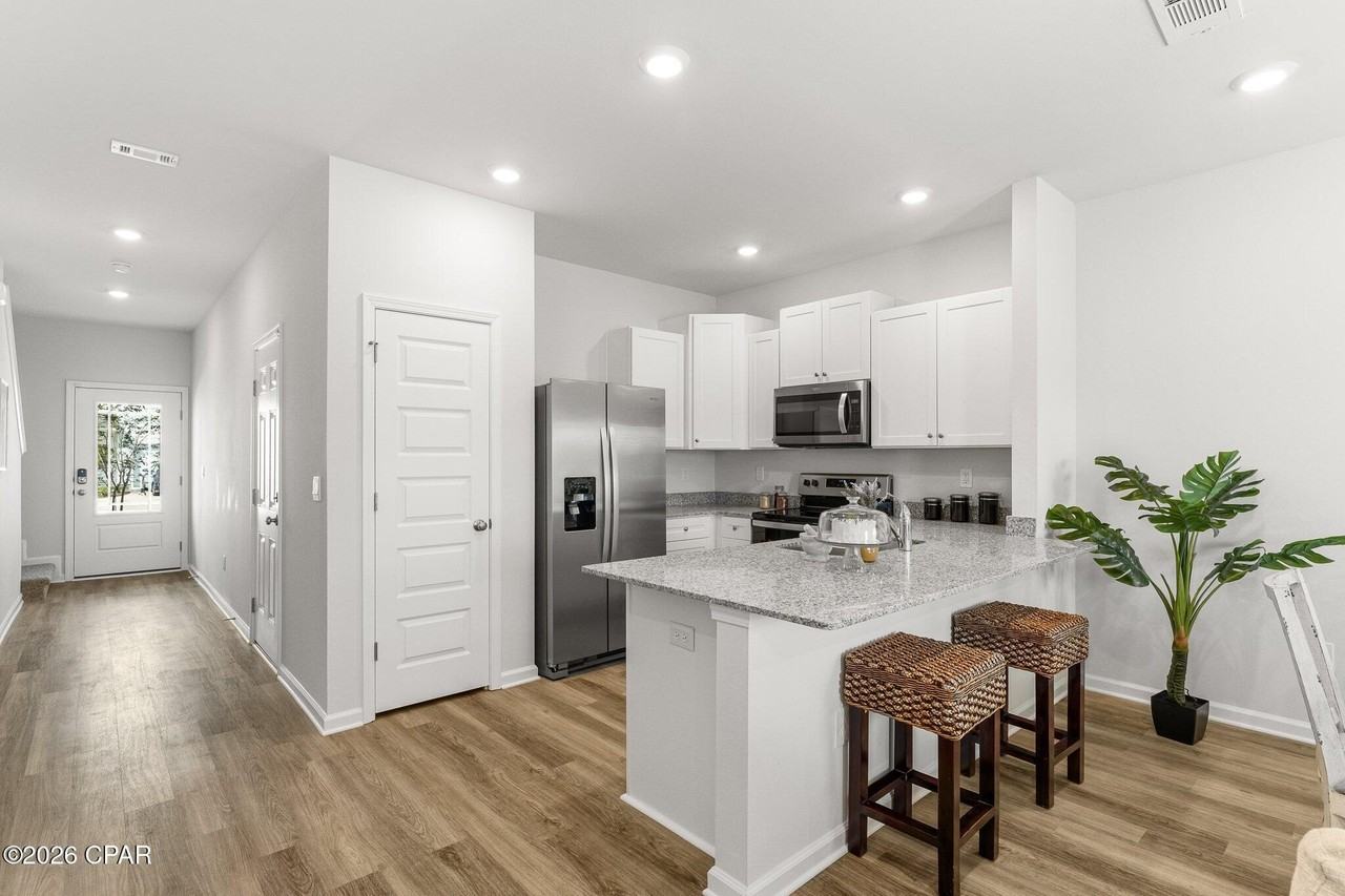 1724 Jakes Dr - Photo 5 of 50