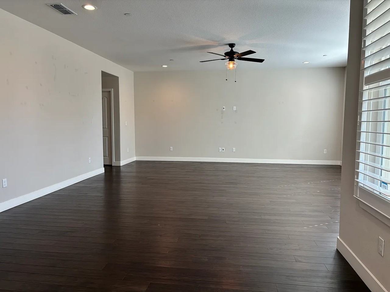 3281 Crocker Dr #1 - Photo 5 of 11