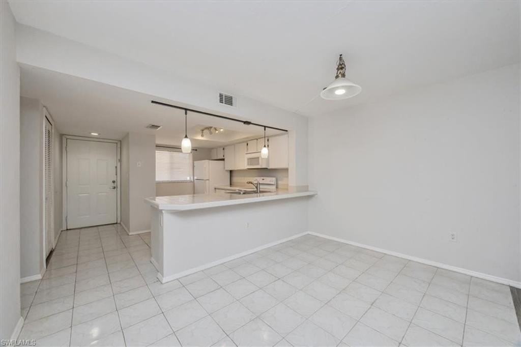 2350 Naples Trace Cir Unit 6-608 #6-608 - Photo 4 of 20