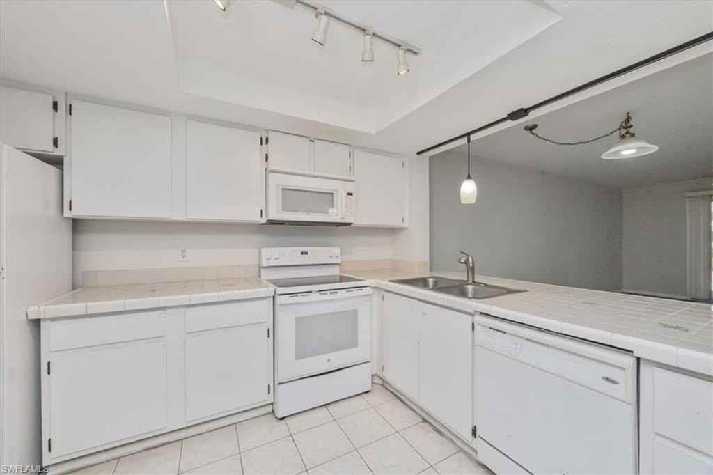 2350 Naples Trace Cir Unit 6-608 #6-608 - Photo 6 of 20