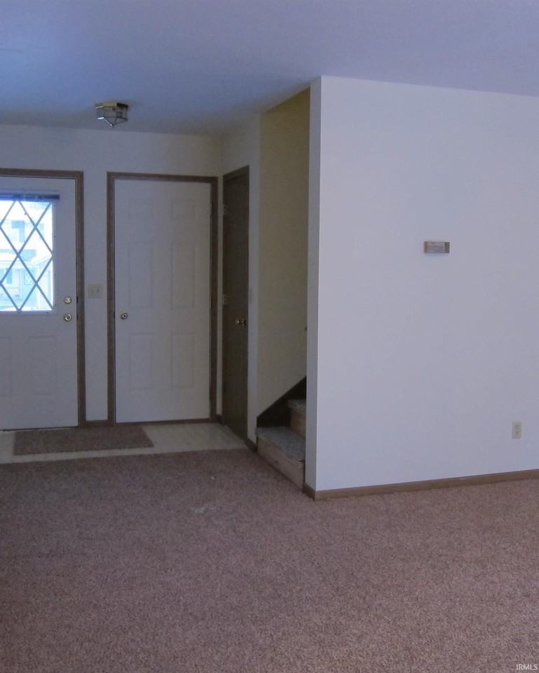 1040 N Forest View Dr N - Photo 3 of 11