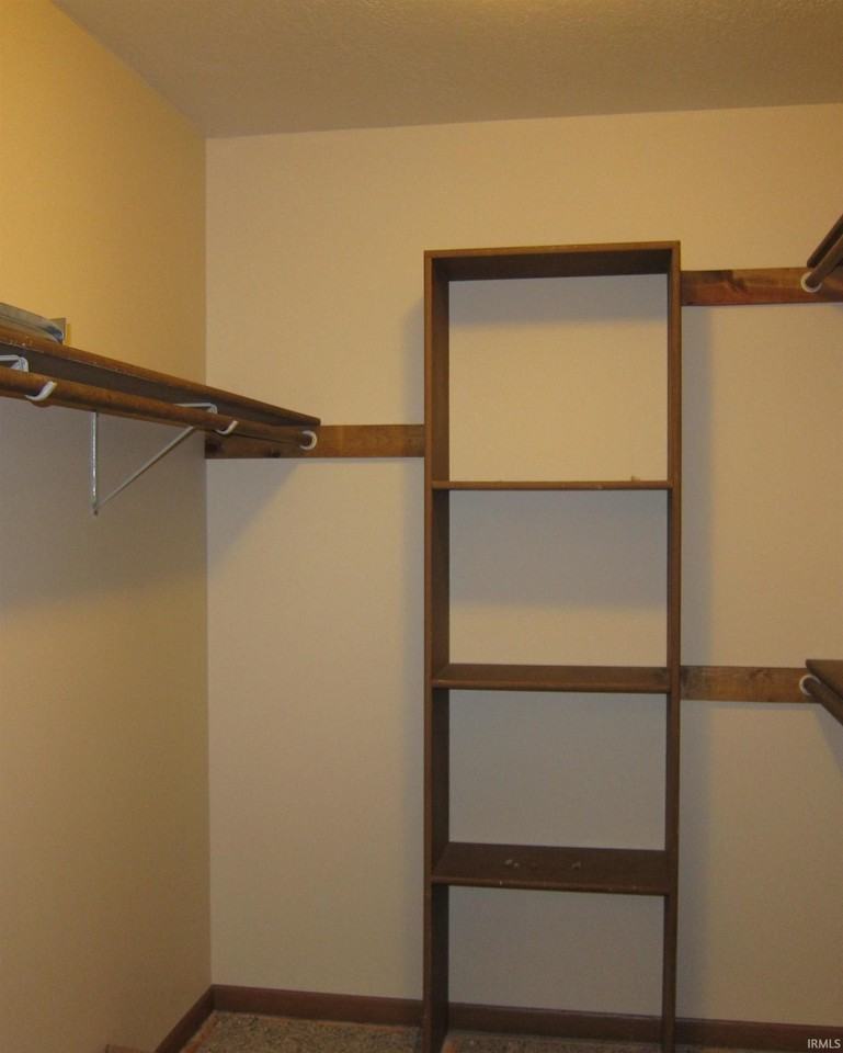 1040 N Forest View Dr N - Photo 7 of 11