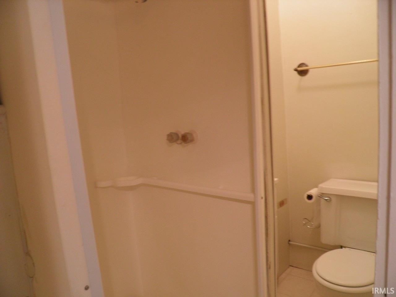 420 1/2 W 2nd St #2W - Photo 3 of 7