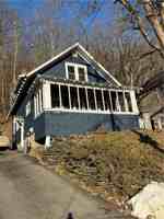 featured image of 6 Thorn St