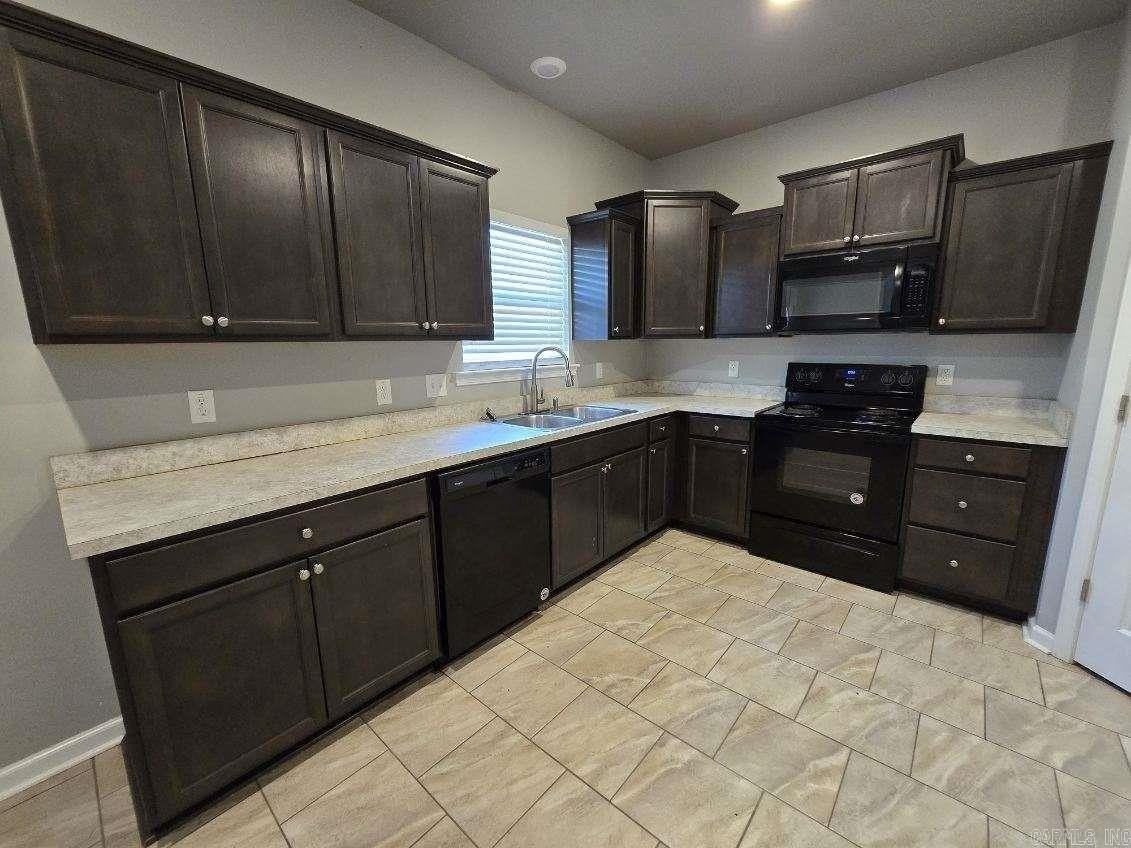 3510 Terrace Hill Ct - Photo 4 of 11