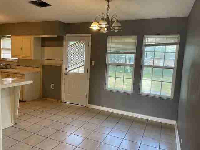 1038 Zarsky Dr - Photo 4 of 14