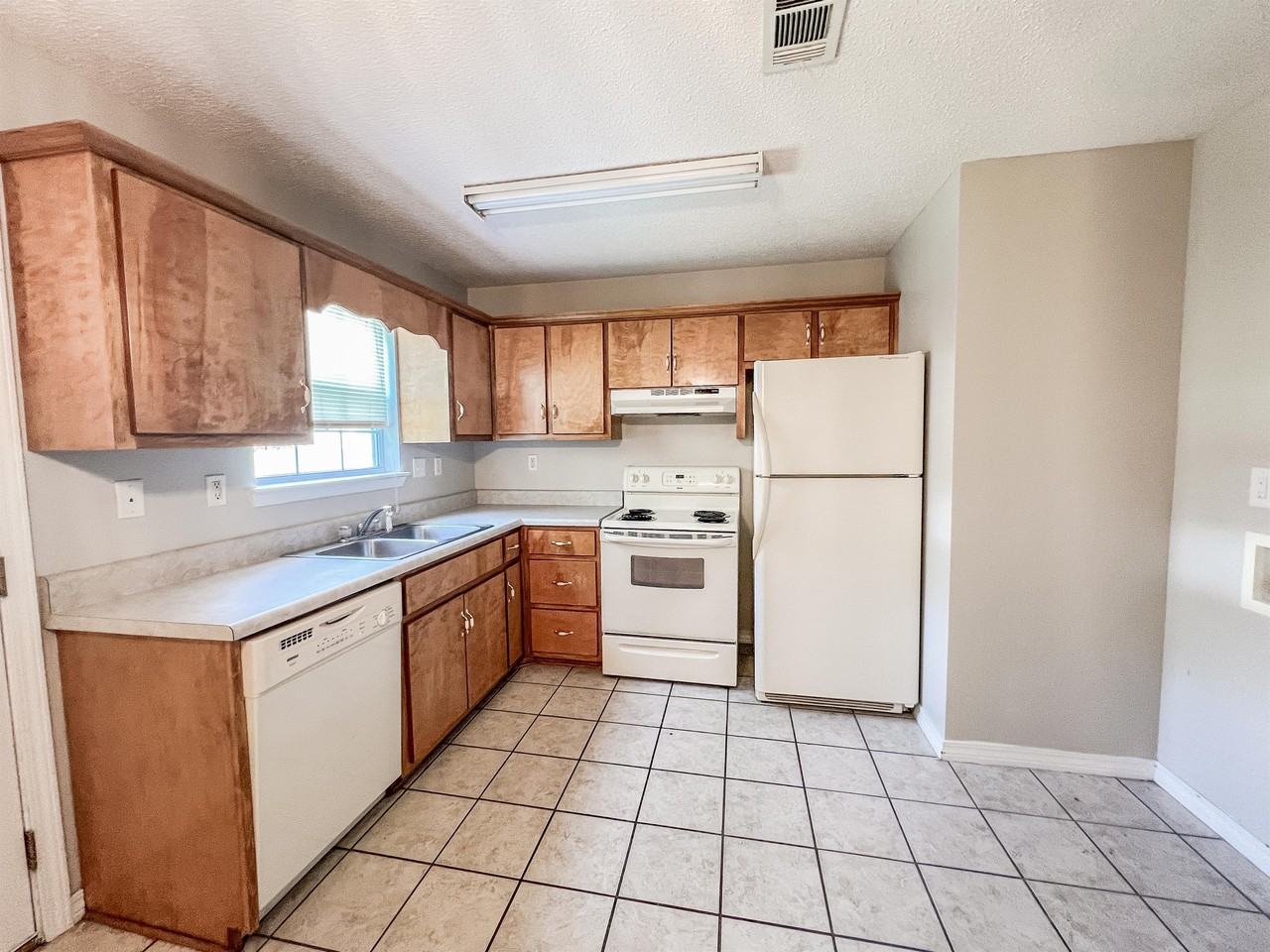 224 Runnymeade Dr #257 - Photo 4 of 9