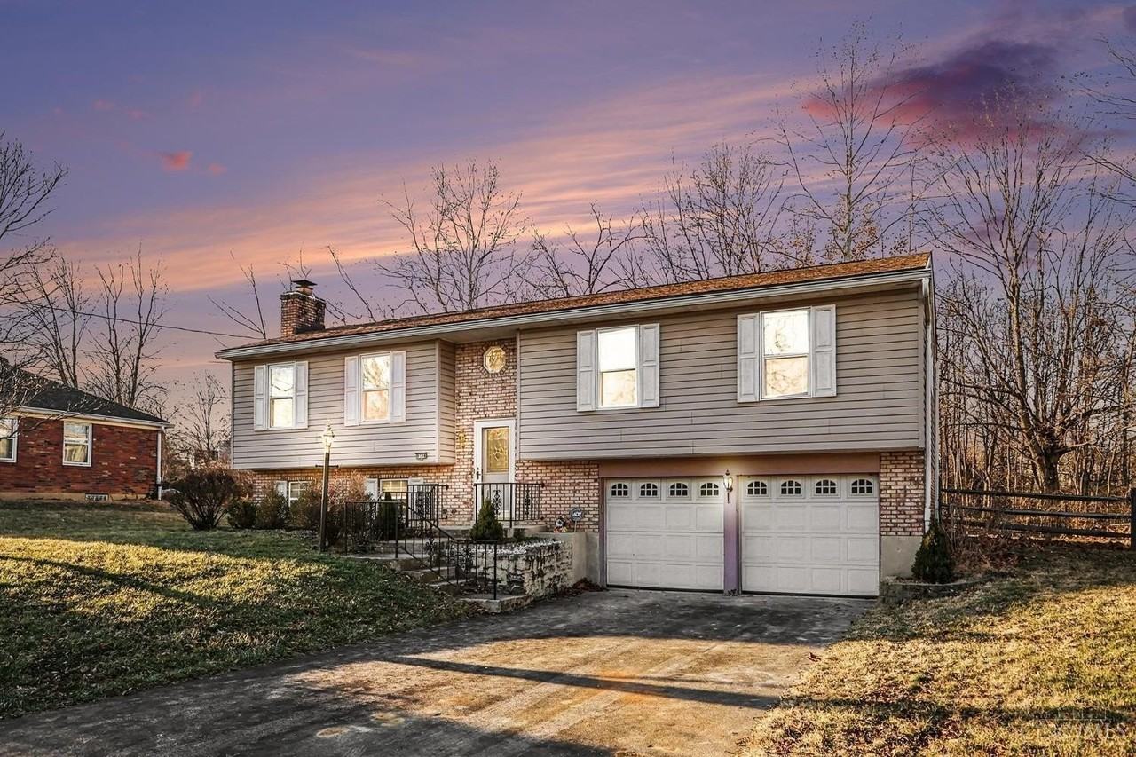 8376 Vicksburg Dr - Photo 2 of 43