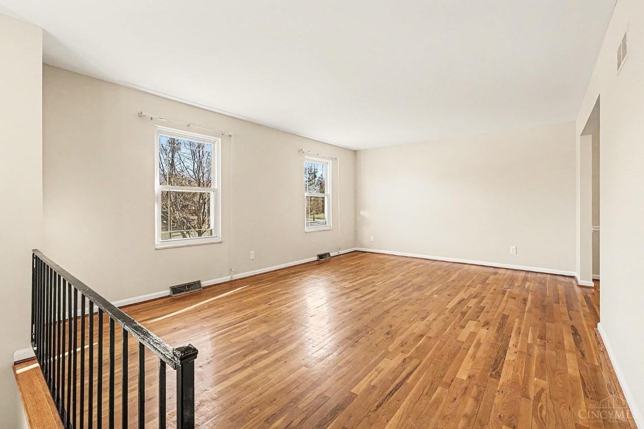 8376 Vicksburg Dr - Photo 4 of 43