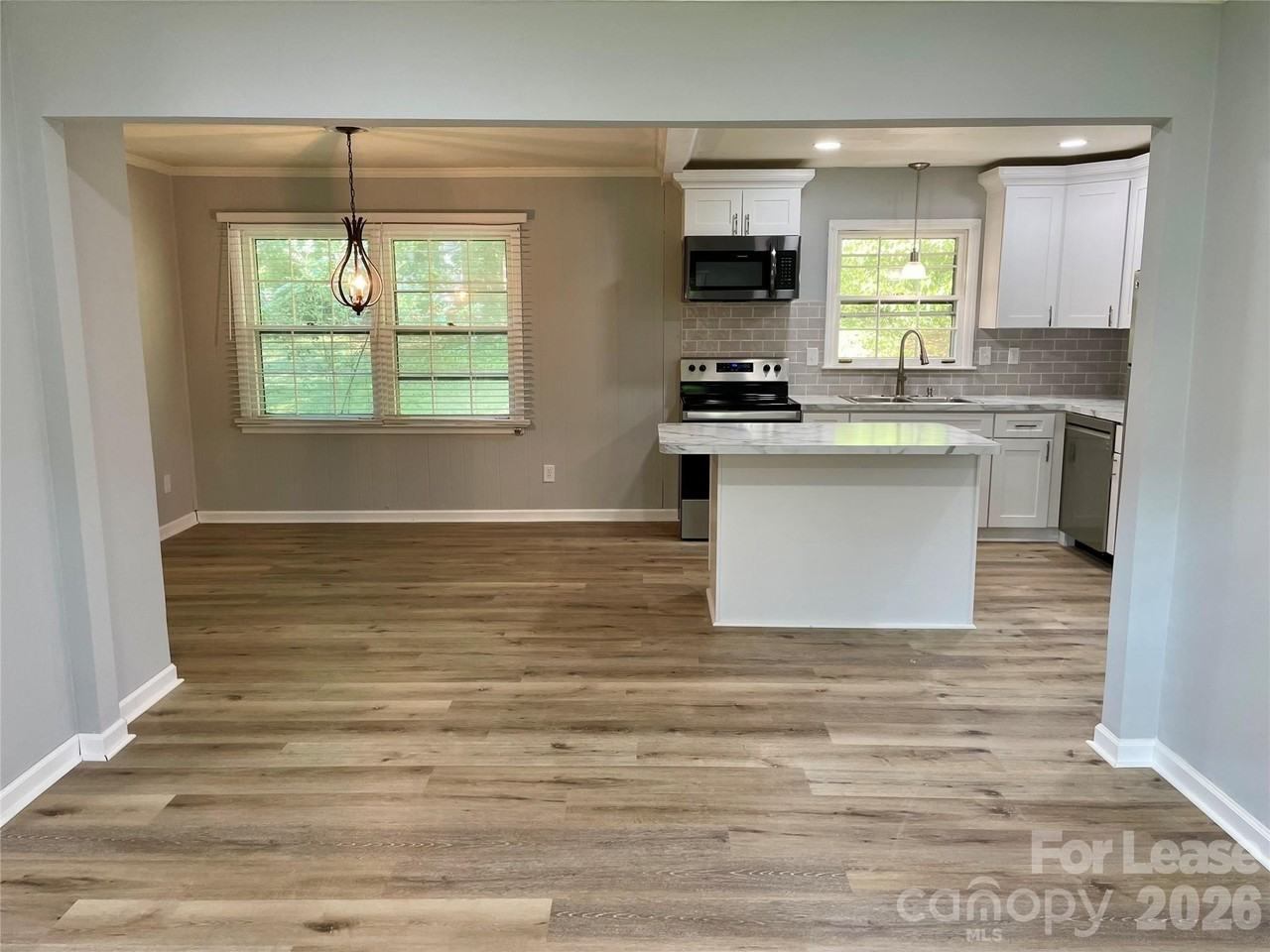 819 Markwell Dr - Photo 3 of 14