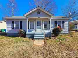 featured image of 2414 Idlewood Dr