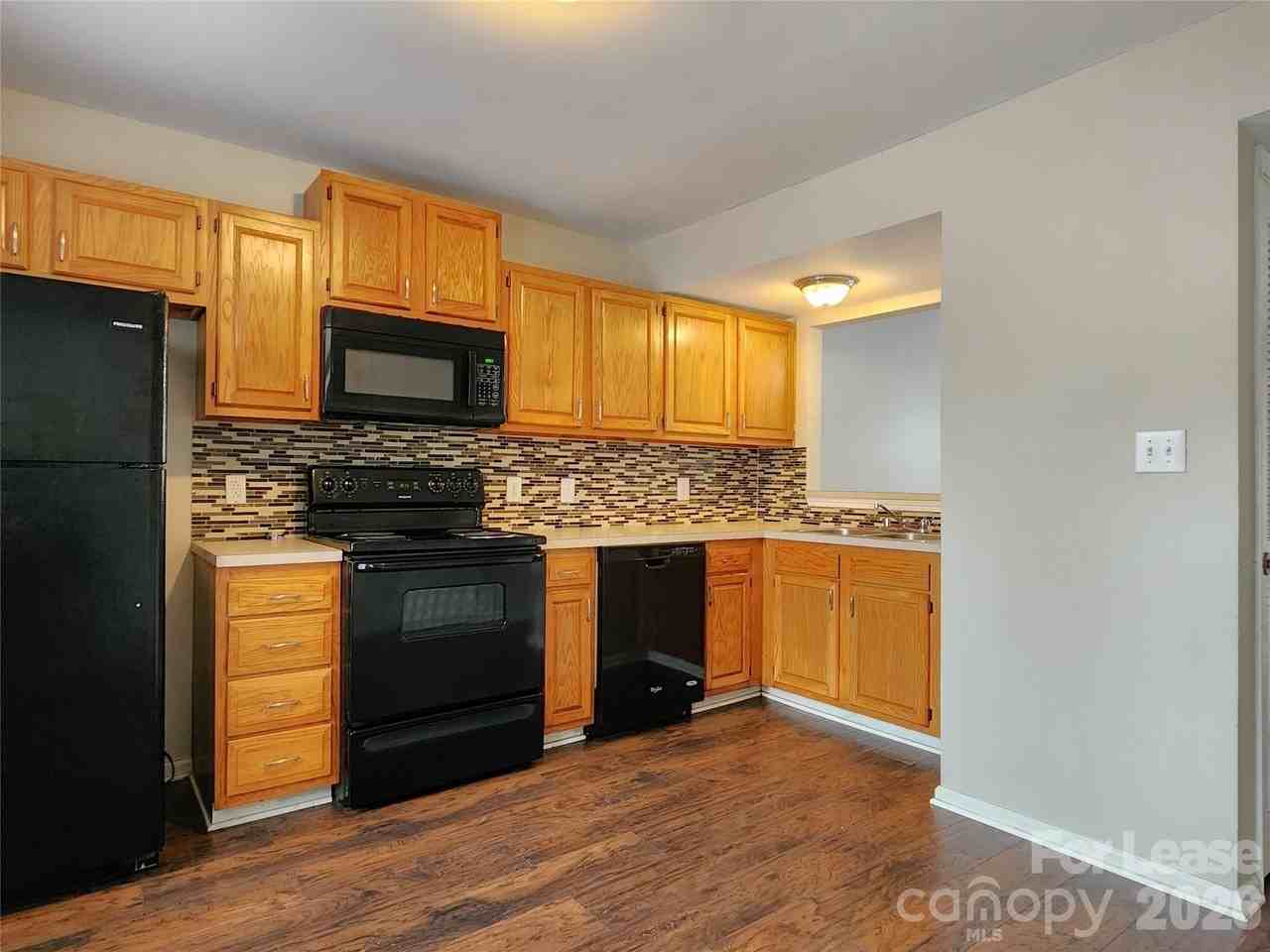 268 Southcircle Dr Nw Apt G #G - Photo 4 of 23