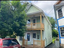 featured image of 629 Lang St