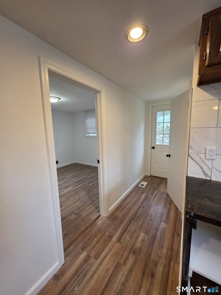 784 Howe Ave - Photo 5 of 16