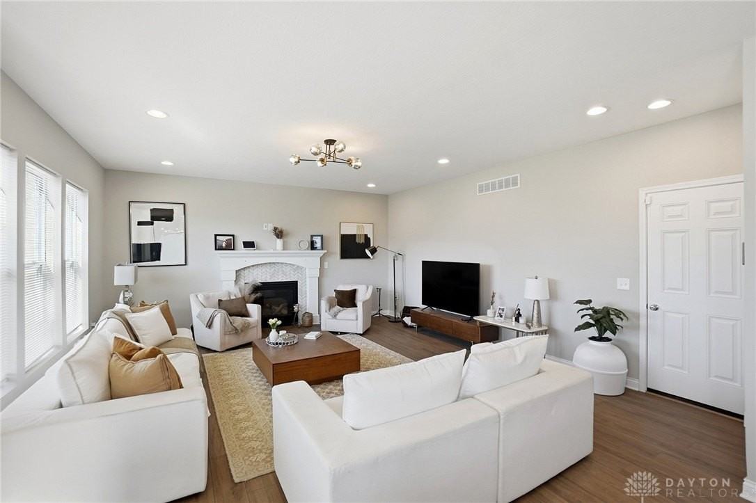 597 Twilight Ln - Photo 7 of 47