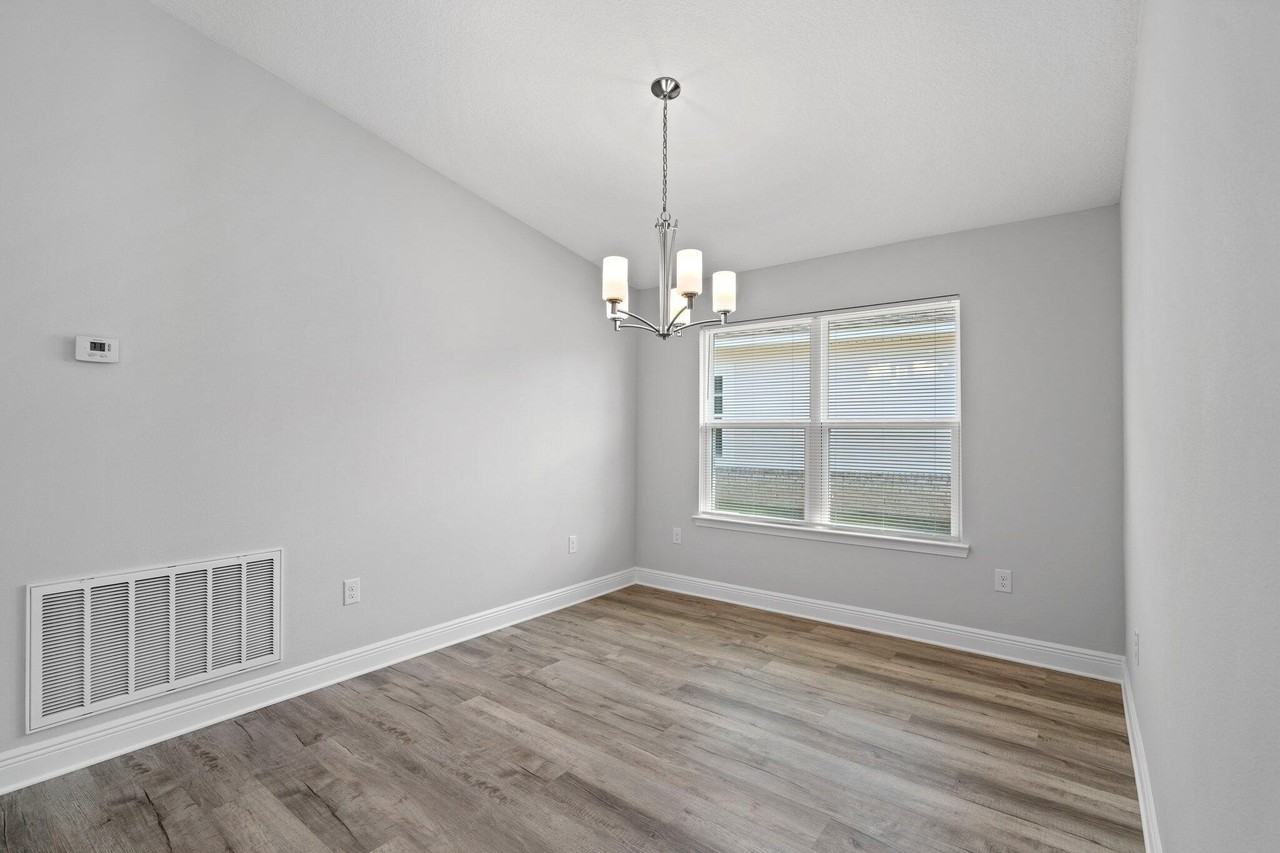 571 Riverwalk Cir - Photo 6 of 30