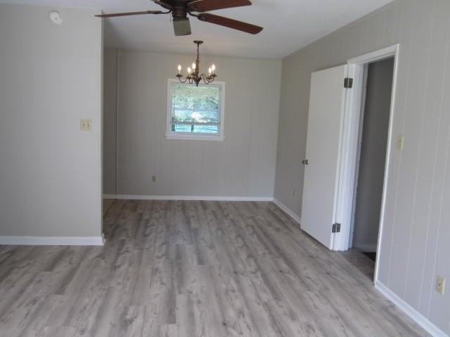 712 Newport Dr - Photo 3 of 31