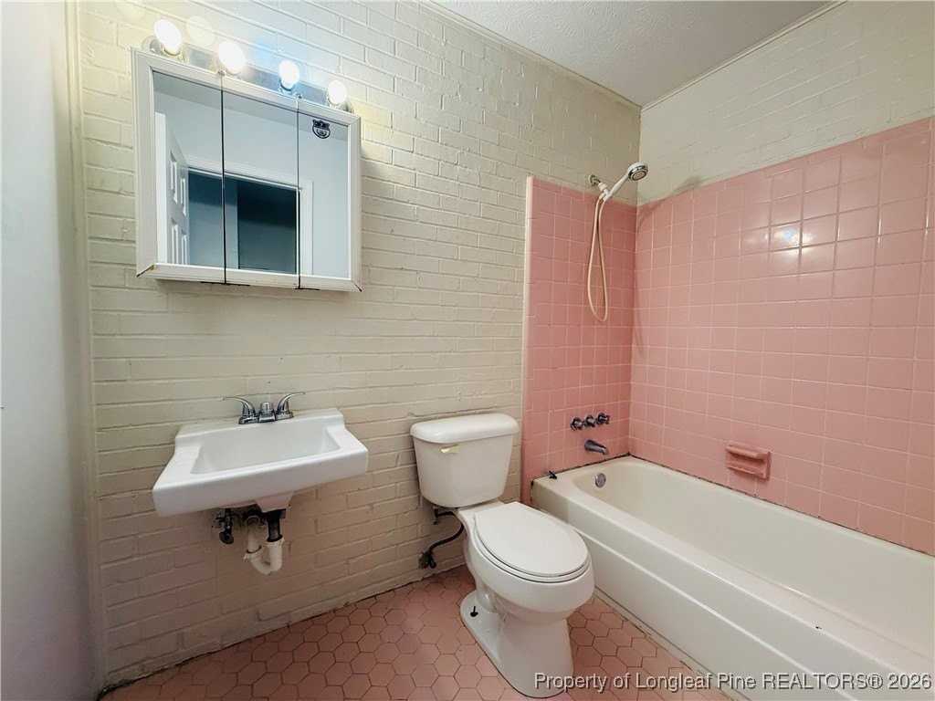 1104 Ayton Pl Unit 1 - Photo 7 of 10