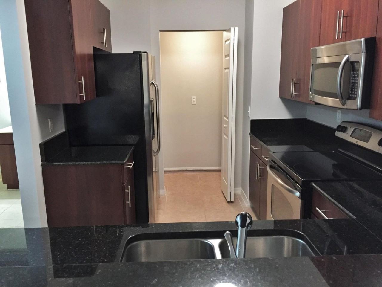 4900 Midtown Lane - Photo 7 of 16