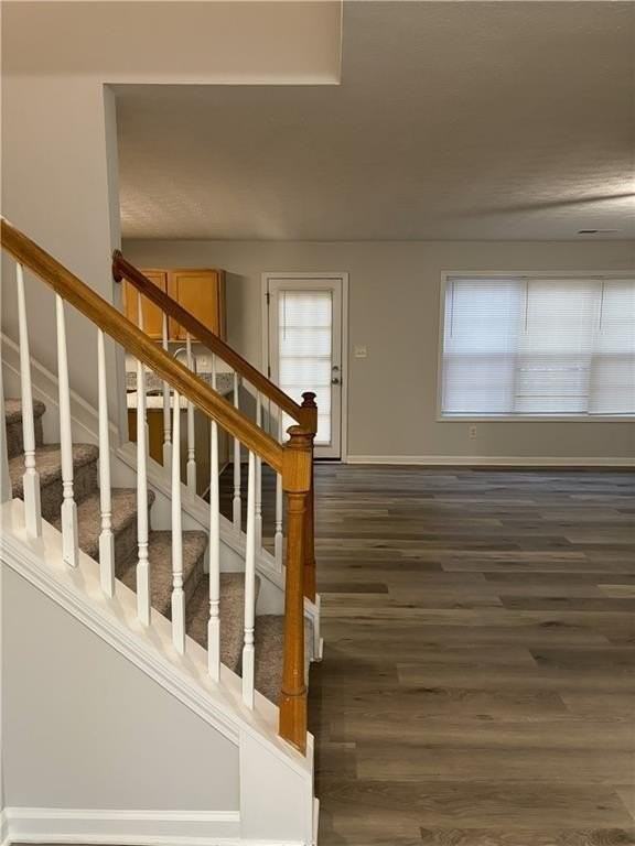 1564 Log Cabin Ln - Photo 3 of 25